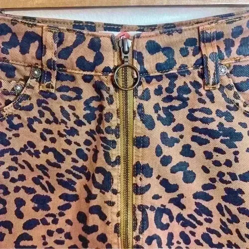 Free People We The Free Women's Zip It Up Leopard Printed Miniskirt Size 26 R - Picture 5 of 16